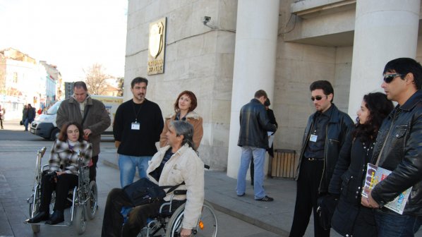 Затварят спортна зала за хора с увреждания в София