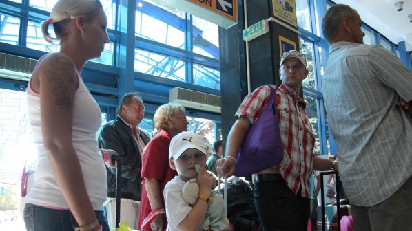 130 руски туристи се върнаха в Санкт Петербург