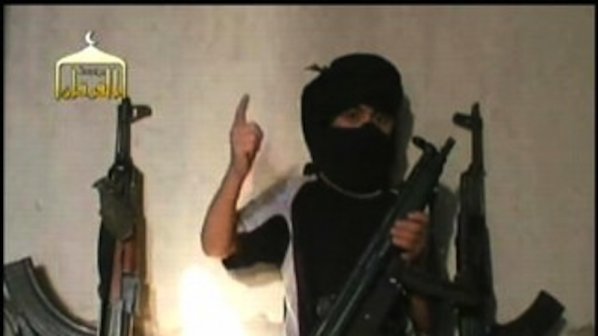 Ислямисти подаряват оръжия на деца