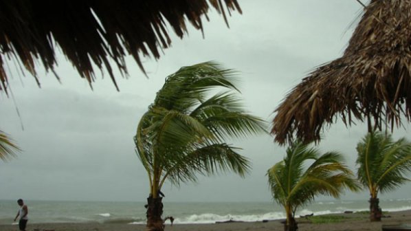 Ураганът „Хилари&quot; се образува в Тихия океан