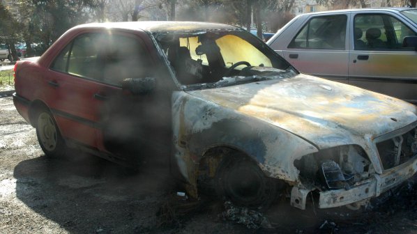 Запалиха кола в Бургас