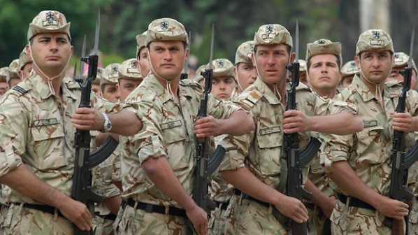 Българските войници работят за пари, а не за голи идеали