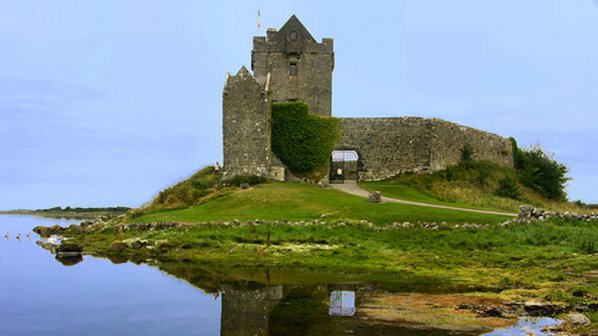 Разпродават ирландски замъци на половин цена