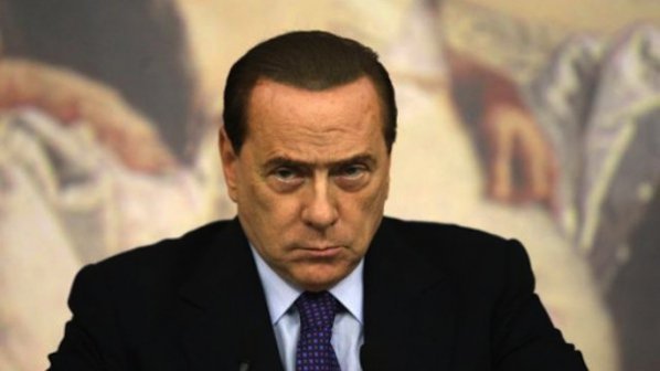 Милански съд подведе под отговорност трима помощници на Берлускони