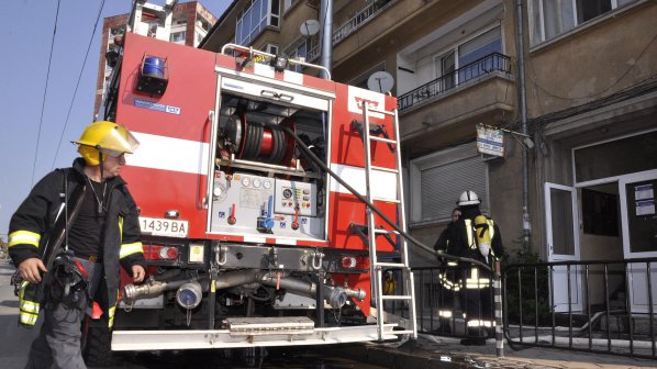 Две коли изгоряха в Пловдив