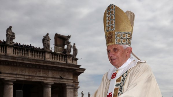 Ето снимки на папа Бенедикт XVI като нацист