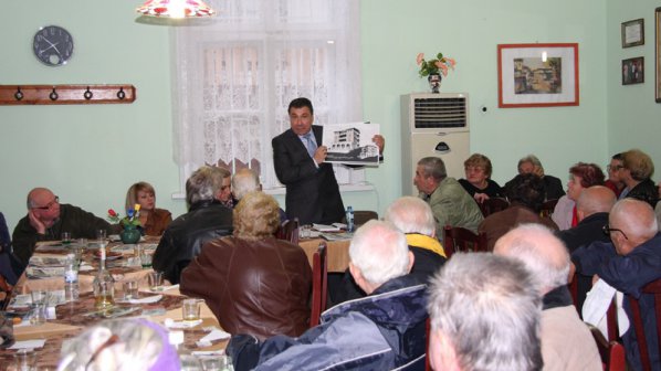Николай Димитров се срещна с пенсионерите от Несебър