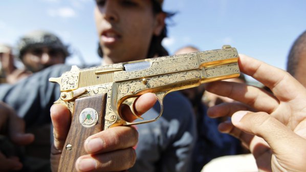 Златният пистолет на Кадафи е произведен в Белгия