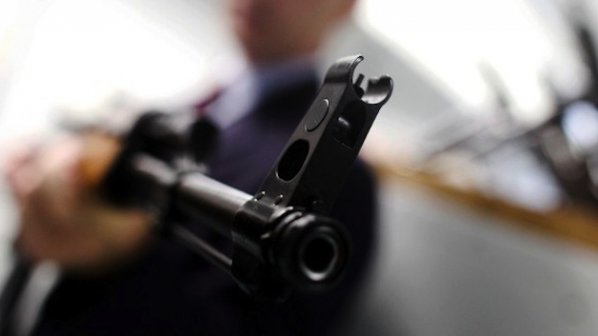 Неизвестен мъж стреля срещу посолството на САЩ в Сараево