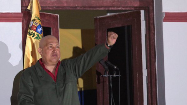 Уго Чавес се предава на рака