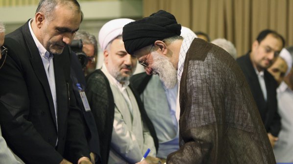 Иран: Ще обезчестим САЩ