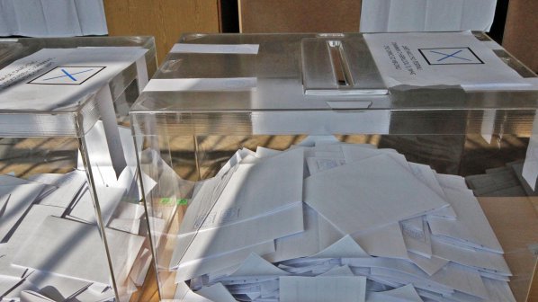 В Кърджали броят повторно бюлетините от вота на 23 октомври