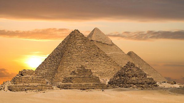 Затварят египетските пирамиди в &quot;Деня на единиците&quot;