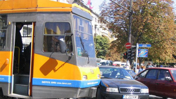 Спират трамваите зради ремонт около Семинарията