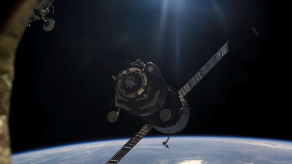 Астронавти се приземиха в Казахстан