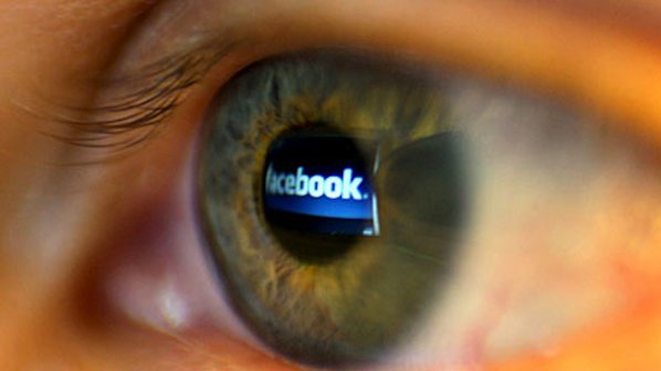 Facebook затегна достъпа до лични данни