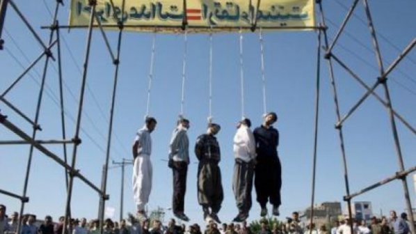 12 обесени в Ирански затвор