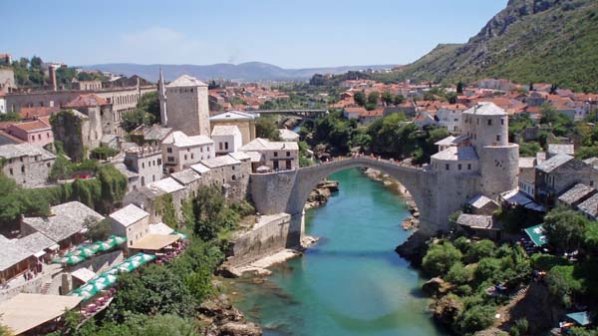 Босненските сърби обелязват две десетилетия от обявяването на „република”