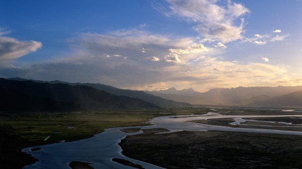 Китай обръща течението на реките за 77 млрд. долара