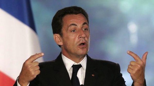 Закопчаха пиян мъж, напсувал Саркози