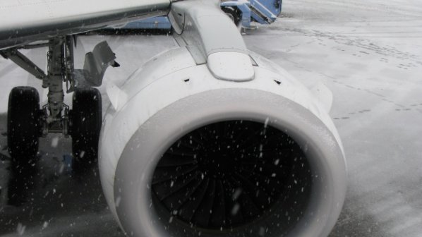 Заради снега и студа в Турция са отменени около 200 полета