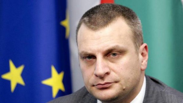 Петър Курумбашев към ГЕРБ: Кой е на мястото на Емел Етем и трябва ли да подаде оставка?