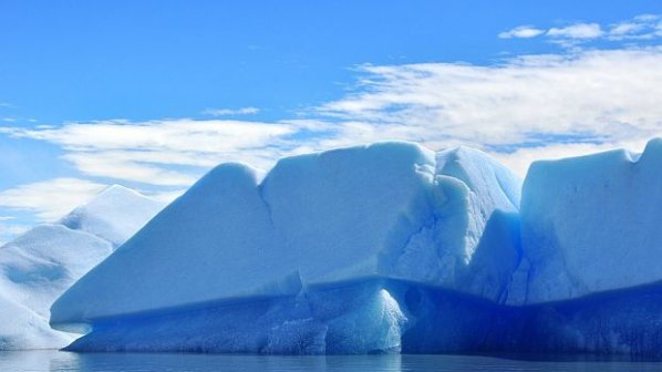 Топенето на ледовете в Арктика е една от причините за смразяващия студ
