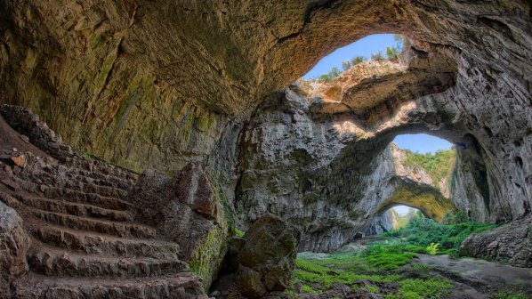 Община Ловеч ще управлява Деветашката пещера