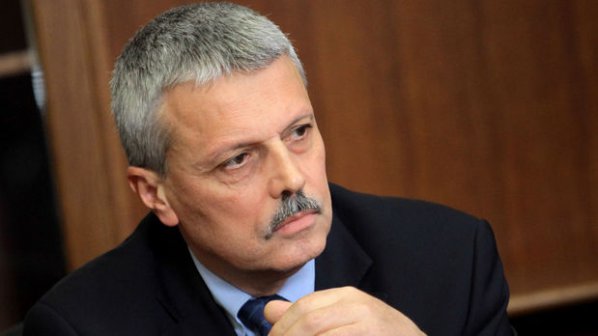 Драшков хвърлил оставка, за да подготви завръщането си във властта