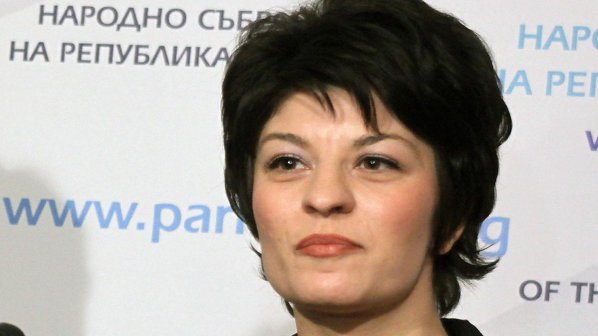 Десислава Атанасова ще вдига заплатите в Спешна помощ