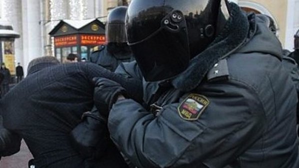 Задържа около 60 участници в опозиционен протест в Москва