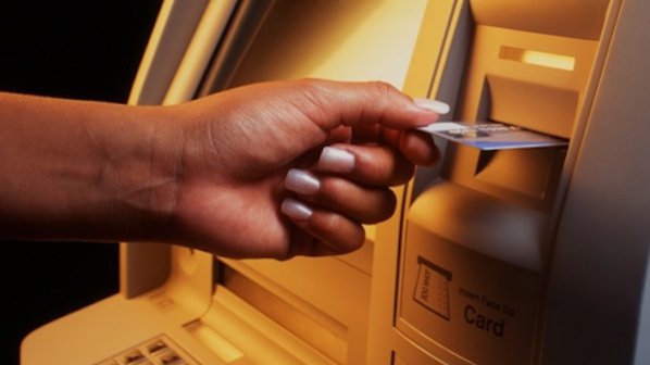 Двама българи са арестувани за източване на банкомати в САЩ