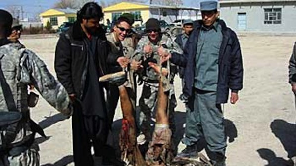 Разраства се скандалът с гаврата в Афганистан (обновена)