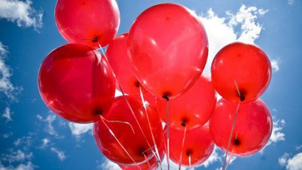 С червени балони отбелязват Световния ден на хемофилията във Варна