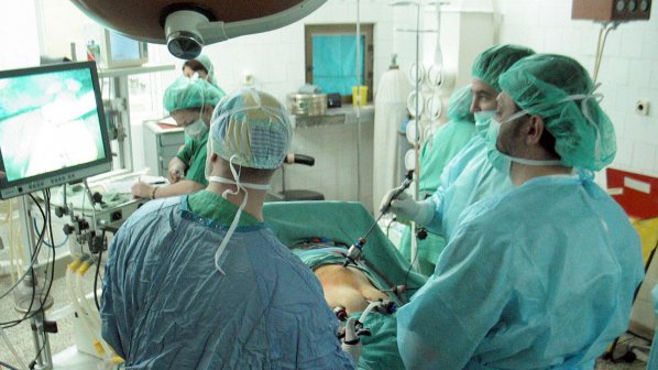 Лекар касапин реже здрави органи, за да точи НЗОК