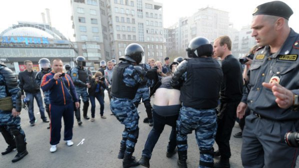 В Москва задържаха опозиционните лидери Алексей Навалний и Сергей Удалцов