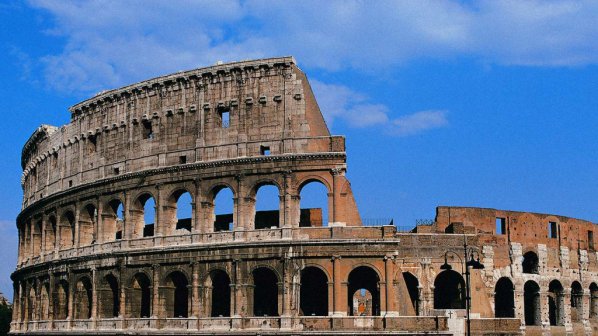 Разрушени исторически сгради след труса в Италия
