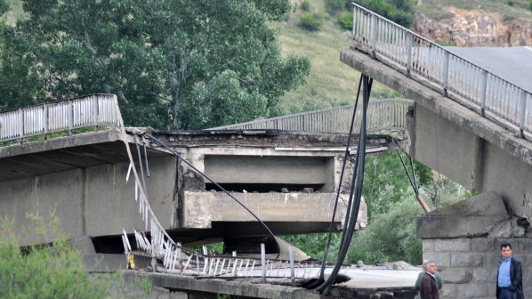 900 000 лв. ще струва възстановяването на срутения мост над Струма