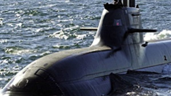 Четирима пострадаха при пожар на американска атомна подводница