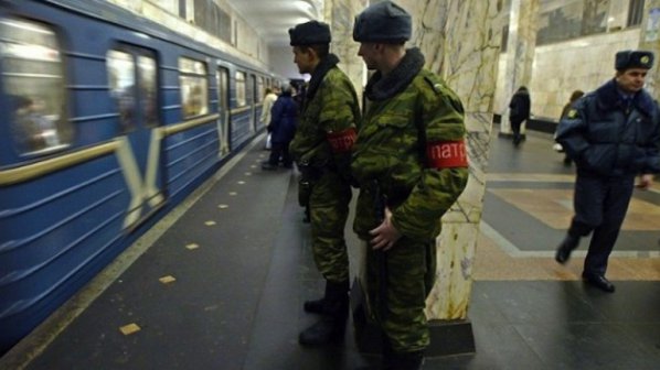 Двама ранени при стрелба в московското метро