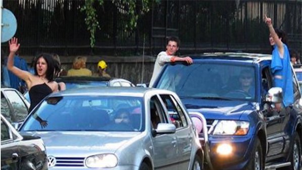 Изкарват 80 полицаи в София заради абитуриентските балове