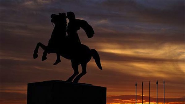 Скопие вдига 30-метров монумент на Майка Тереза