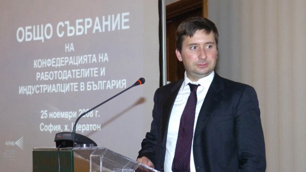 Николай Бареков: Власт и бизнес са се оплели като свински черва в цената на тока