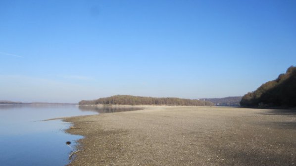 Община Силистра забранява къпането в река Дунав