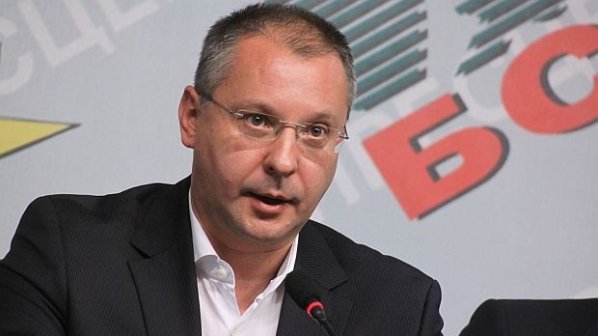 Станишев: ЕК даде червен картон на Бойко Борисов