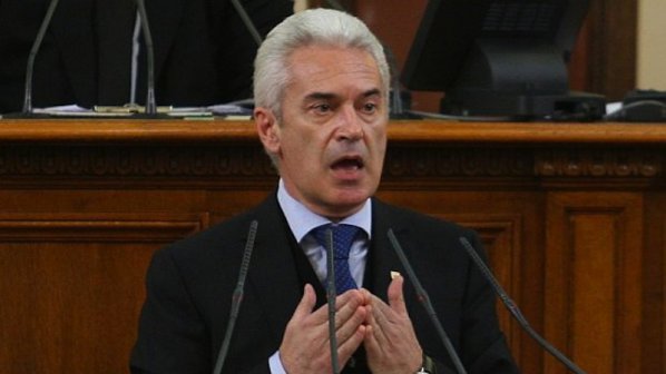 Сидеров: Новата болонка на ГЕРБ подкупва депутати