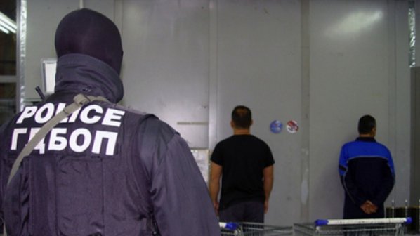 Закопчаха още двама в България, свързани с трафика на кокаин през Испания