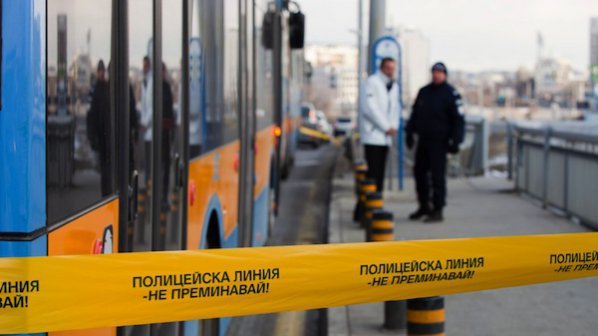 Тролей катастрофира във Варна, трима са ранени