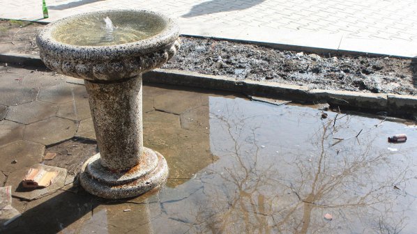 Водата в Златица е негодна за пиене