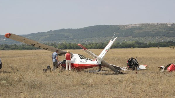 Пилотът на падналия в Шумен самолет е в критично състояние